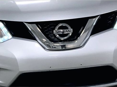 Used 2016 Nissan Rogue S FWD image 29