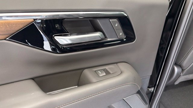 New 2026 Chevrolet Tahoe High Country AWD/4WD image 23