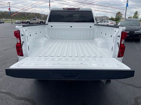 Used 2024 Chevrolet Silverado 2500 LT w/ Convenience Package AWD/4WD image 5