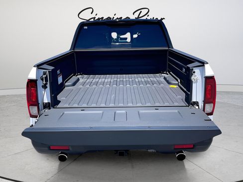 Used 2025 Honda Ridgeline Black Edition image 32