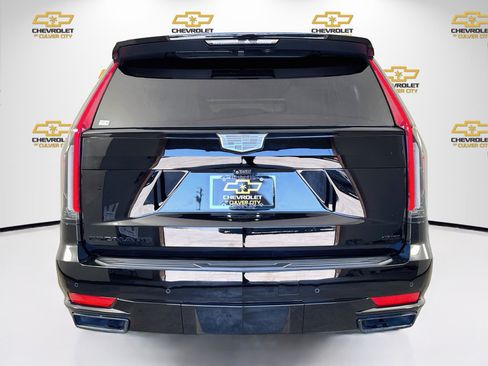 Used 2022 Cadillac Escalade Sport w/ Touring Package RWD image 7