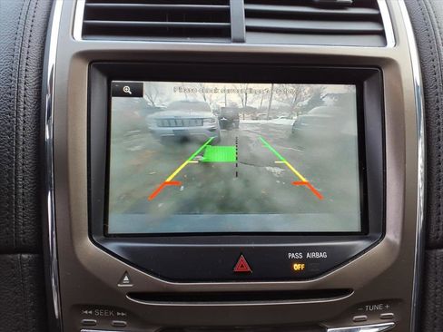 Used 2014 Lincoln MKX FWD w/ Equipment Group 101A image 22