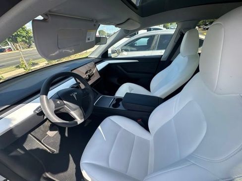 Used 2023 Tesla Model Y 2WD image 7