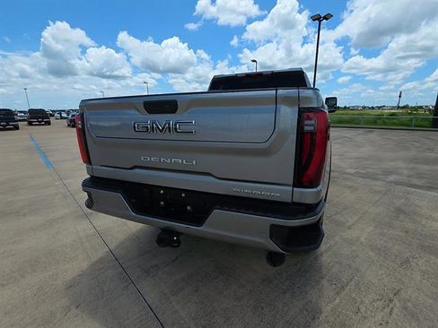Used 2024 GMC Sierra 2500 Denali Ultimate AWD/4WD image 14