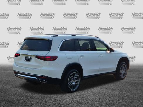 Used 2024 Mercedes-Benz GLS 450 4MATIC image 10