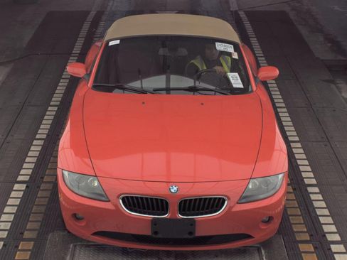 Used 2005 BMW Z4 2.5i image 2