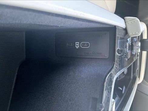 Used 2025 Volvo XC90 B6 Plus w/ Protection Package Premier AWD/4WD image 34
