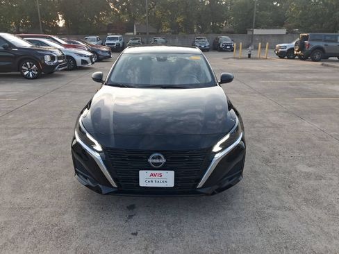 Used 2025 Nissan Altima 2.5 SV FWD image 5
