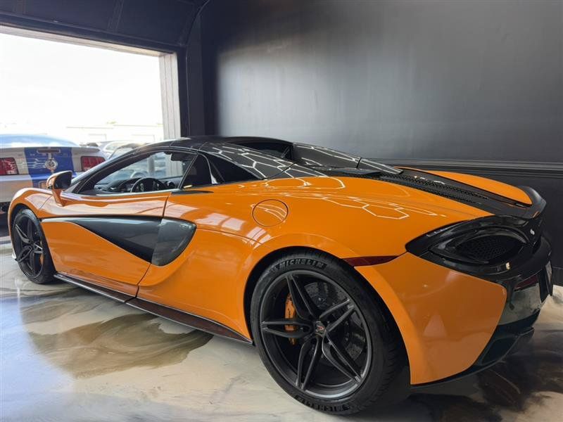 Used 2018 McLaren 570S Spider RWD image 60