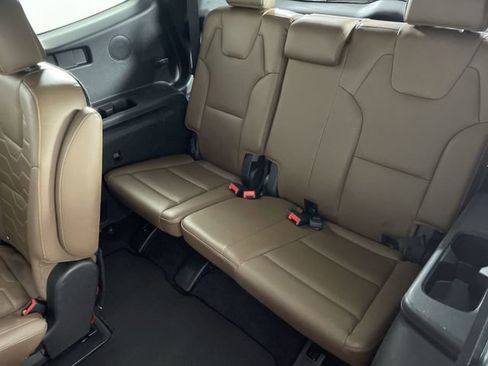 Used 2022 Kia Telluride SX w/ SX Prestige Package image 37