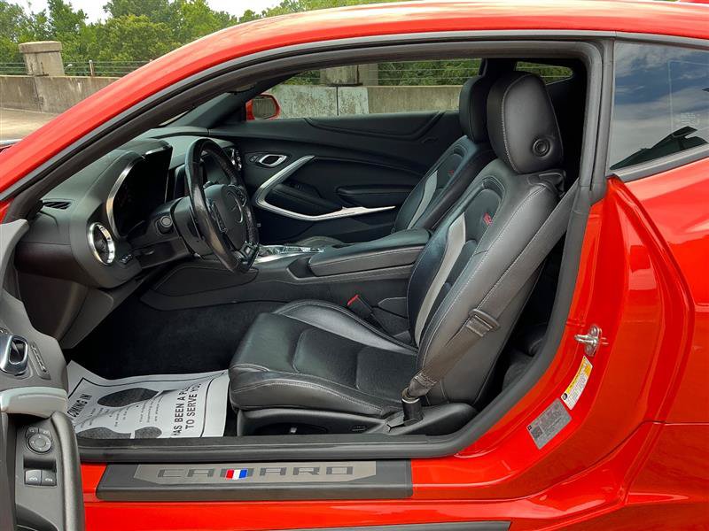 Used 2020 Chevrolet Camaro SS RWD image 33