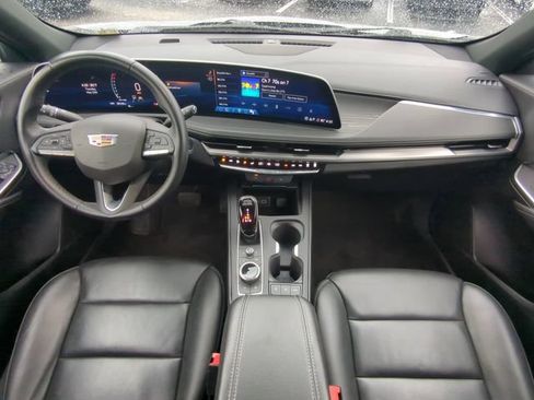 Used 2025 Cadillac XT4 Premium Luxury FWD image 18