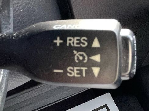 Used 2015 Toyota Highlander XLE AWD/4WD image 23