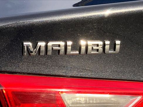 Used 2022 Chevrolet Malibu LS image 9