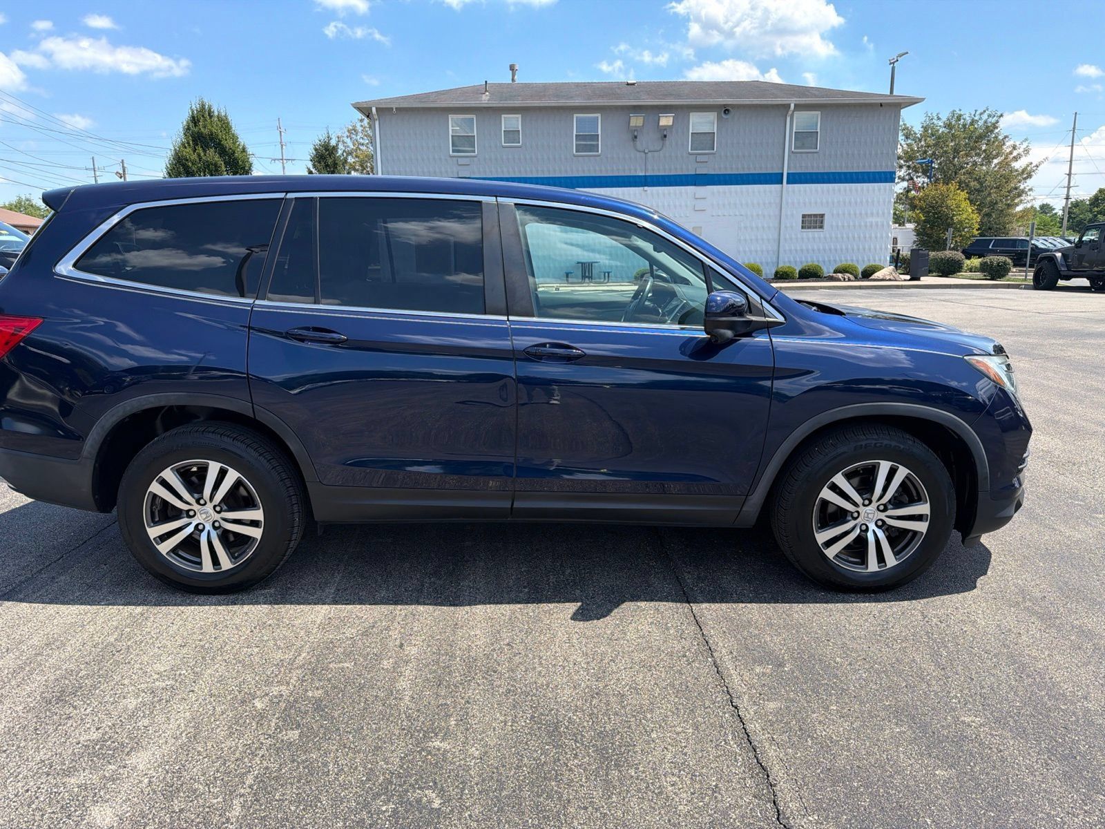 Used 2017 Honda Pilot EX-L image 6