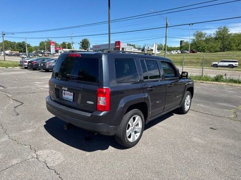 Used 2014 Jeep Patriot Latitude AWD/4WD image 8