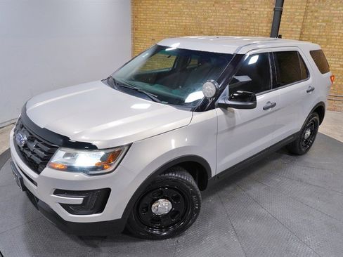 Used 2017 Ford Explorer 4WD Police Interceptor image 2