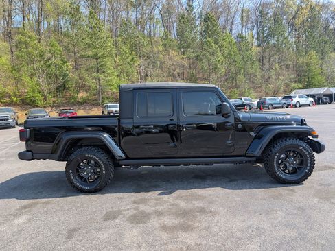 Used 2025 Jeep Gladiator Willys image 10
