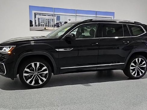 Certified 2022 Volkswagen Atlas SEL Premium AWD/4WD image 5