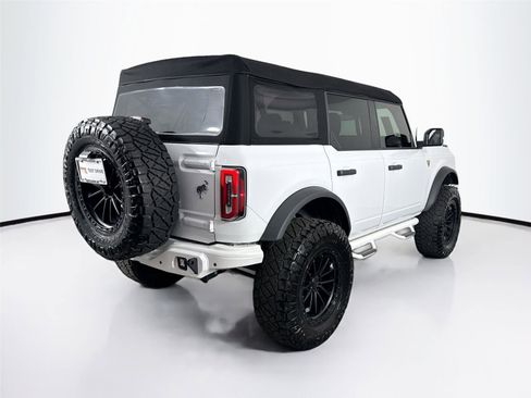 Used 2024 Ford Bronco Badlands image 12