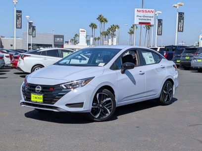 New 2025 Nissan Versa SR w/ Trunk Package