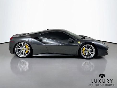 Used 2018 Ferrari 488 GTB image 5