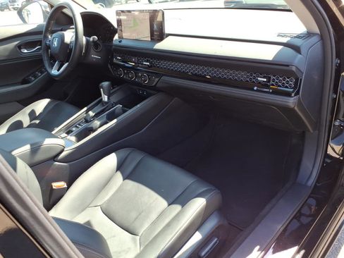 Used 2023 Honda Accord Touring image 9