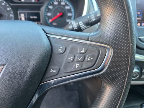 Used 2021 Chevrolet Equinox LS image 22