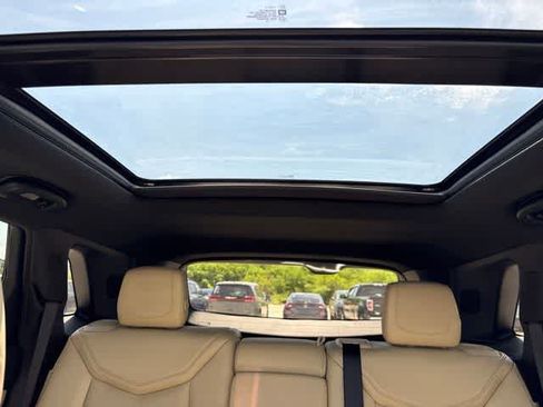 Used 2017 Cadillac XT5 Premium Luxury FWD image 24