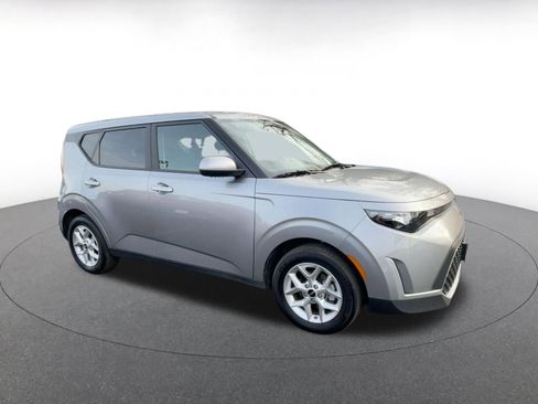 Used 2025 Kia Soul LX w/ LX Technology Package image 15