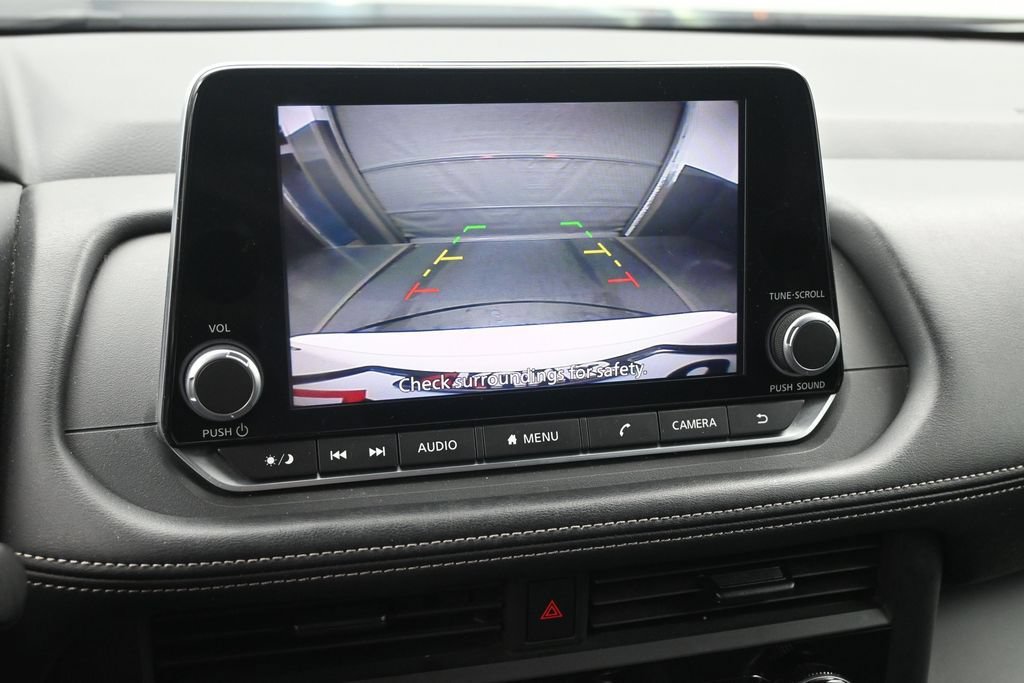 Used 2024 Nissan Rogue S AWD/4WD image 17