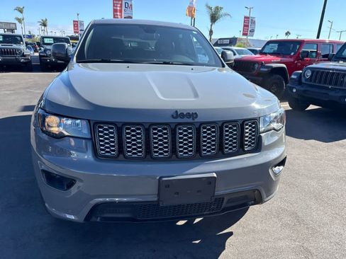 Used 2020 Jeep Grand Cherokee Altitude RWD image 6