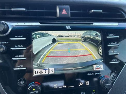 Used 2018 Toyota Camry XSE image 13