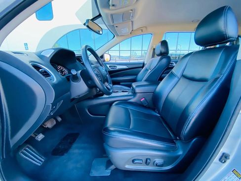 Used 2020 Nissan Pathfinder SL image 26