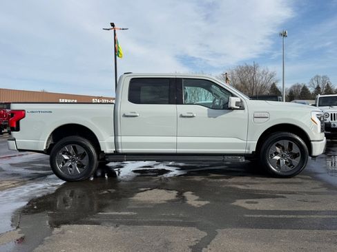 Used 2023 Ford F150 Lightning Lariat image 9