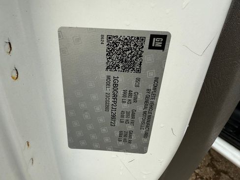 Used 2018 Chevrolet Express 3500 image 26