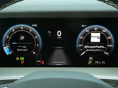 New 2025 Volkswagen Tiguan SE image 5