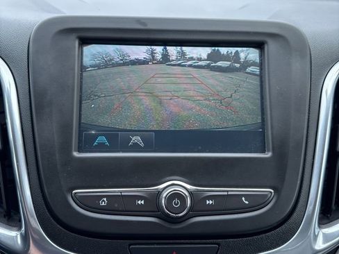 Used 2018 Chevrolet Equinox LS image 22