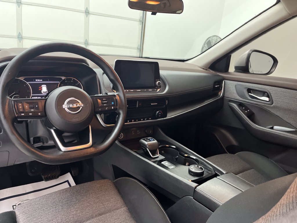 Used 2022 Nissan Rogue SV AWD/4WD image 14