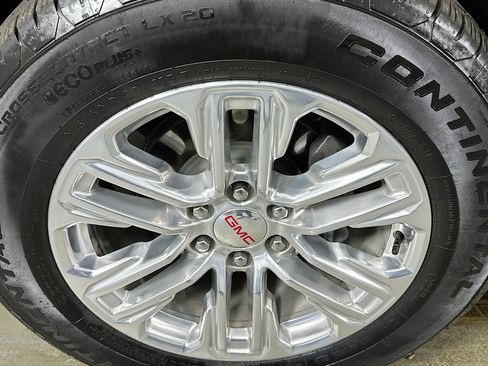 Used 2024 GMC Yukon SLT w/ SLT Luxury Package image 33