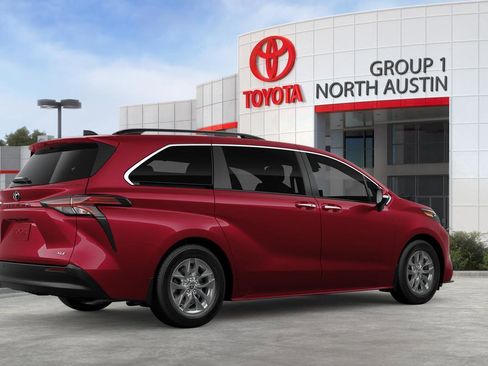 New 2026 Toyota Sienna XLE FWD image 10