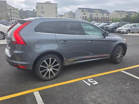 Used 2017 Volvo XC60 T6 Inscription w/ Climate Package AWD/4WD image 3
