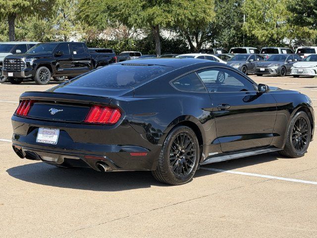 Used 2015 Ford Mustang Coupe RWD image 4