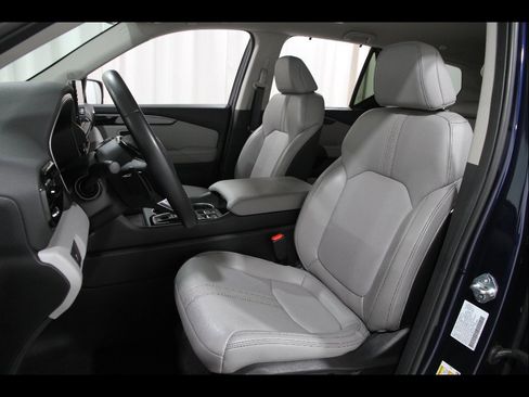 Certified 2025 Honda Pilot TrailSport image 5