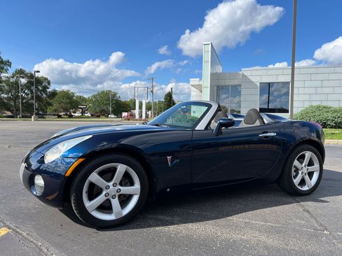Used 2006 Pontiac Solstice Convertible w/ Power Package image 2