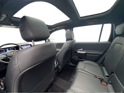 Used 2022 Mercedes-Benz GLB 250 4MATIC w/ Premium Package Lite image 23