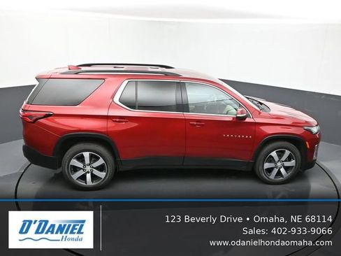 Used 2022 Chevrolet Traverse LT w/ LT Premium Package AWD/4WD image 19