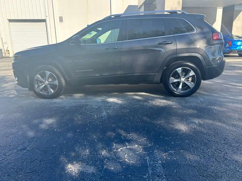 Used 2019 Jeep Cherokee Limited image 6