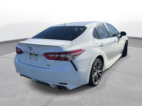 Used 2019 Toyota Camry SE image 6