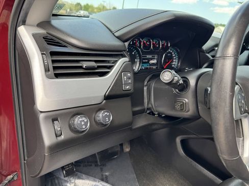 Used 2017 GMC Yukon XL SLT AWD/4WD image 14